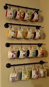 Fun Afternoon Project With My Wonderful Husband Starbucks You Are Here Collection Displayed Canecas Faca Voce Mesmo Canecas Penduradas Prateleira De Caneca