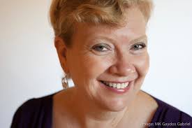 The Gift of Life: Female Spirituality and Healing in Northern Peru (Studies  in Modern German Literature): Glass-Coffin, Bonnie: 9780826318930:  Amazon.com: Books