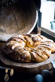 Nusskranz Saftiger Germteigkranz Mit Nussfulle Mann Backt Brot Selber Backen Rezept Brot Backen Rezept Einfach Rezepte