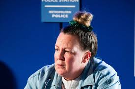 EastEnders star Lorraine Stanley goes make-up free as…