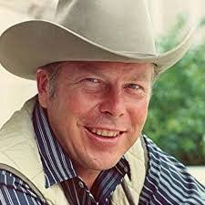 Ollie Crump's Instagram, Twitter & Facebook