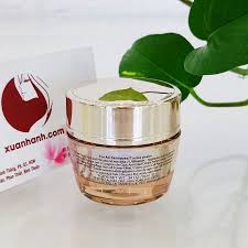 However, it is not strong enough to warrant its high price, especially since there are much stronger formulations. Kem DÆ°á»¡ng Máº¯t Estee Lauder Revitalizing Supreme Cáº¥p áº©m Nhanh Chá»'ng Lao Hoa 10ml
