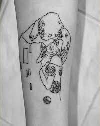 Geometric Minimal Version Of Gustav Klimt S Painting The Kiss Tattoo Kiss Tattoos Klimt Tattoo Tattoos Ink me a new heart over the cold cavern that used to house one. pinterest