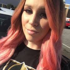 Heather Coon's Instagram, Twitter & Facebook