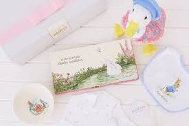 Unfortunately, impersonal cards are likely to get thrown in the garbage. A Guide To Group Baby Shower Gift Ideas