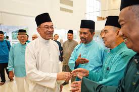 Sejumlah gambar rumah minimalis ini bisa menjadi inspirasi bagi kamu yang berencana membangun rumah atau merenovasi hunian. Anwar Ibrahim On Twitter Hadir Ke Majlis Iftar Perdana Bersama Persatuan Alumni Universiti Malaya Di Rumah Kelab Paum Kl Ramai Rakan Rakan Dan Sahabat Sahabat Lama Turut Bersama Semoga Ramadhan Ini Terus Mengeratkan Ukhwah
