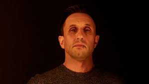 SHINEDOWN's ERIC BASS Partners With PRESTIGE GUITARS To Release Signature  Bass