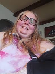 I believe I just dislocated my shoulder from reading this hot mess!🤣😭