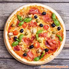 Danach bekommt die pizza einen besonderen twist: Low Carb Pizza Mit Schinken Selber Machen Einfaches Rezept