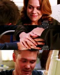 One Tree Hill Season 1 Episode 1 Watch Online Free This Little Life Inside Of Me It S You And It S Me One Tree Hill Seasons One Tree Hill Lucas And Peyton