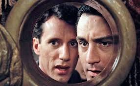 Athos, que son extrême courage soutenait seul, tomba sur un genou. Il Etait Une Fois En Amerique 11 Anecdotes Sur Le Dernier Film De Sergio Leone News Tv Tele Z