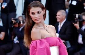 By nefertiti, july 24, 2012 in female fashion models. Dayane Mello Lutto Atroce La Vicinanza Di Rosalinda Cannavo