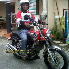 Maybe you would like to learn more about one of these? Cerita Honda Cb Klasik Melaju Kencang Asepin Yamaha Rx King Sampai Ngebul Ternyata Bermesin Ninja 150 2t Pertamax7 Com