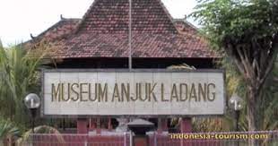 Anjuk ladang museum anjuk ladang museum is located in nganjuk city, and inside it, there are many goods from the hinduism. Museum Anjuk Ladang Berwisata Sambil Mempelajari Sejarah Di Ngajuk Tempat Me