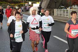 Face aux vibrations et aux déplacements verticaux engendrés par la course à pied un soutien gorge de sport adapté à la taille des seins est. Vingt Ans Apres L Ours De Ploezal Court Toujours Adapei