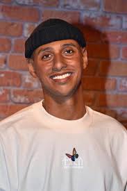 Wer stiehlt mir die Show?": Teddy Teclebrhans Quizshow auf LSD