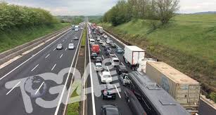 Sulla navetta c'erano 24 ragazzini francesi diretti a napoli per una gita. Roma A1 Incidente A Valmontone Tg24 Info