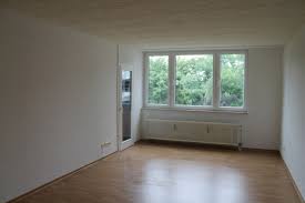 Die wohnung besteht aus einer separaten küche, einem wohnzimmer, ein schlafzimmer, bad mit badewanne, wc und vorraum. 2 Zimmer Wohnung Zu Vermieten Ulmenallee 116 41469 Neuss Neuss Rhein Kreis Mapio Net