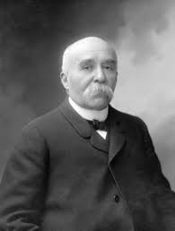Conferinţa a început la 12 ianuarie 1919, cu participarea a 27 de state, printre care şi românia, având ca problema basarabiei, în condiţiile în care rusia sovietică nu fusese invitată la conferinţa de la paris, a fost reglementată prin semnarea tratatului din 15/28. Din Culisele Tratatului Care A Umilit Germania 28 Iunie 1919