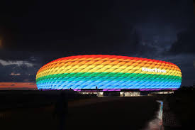 Последние твиты от allianz arena (@allianzarena_). Em Spiel Deutschland Ungarn Munchen Plant Allianz Arena In Pride Flagge Leuchten Zu Lassen