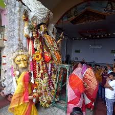 Jagadhatri Puja 2022: এ পুজোয় মেয়েরা ব্রাত্য! পুজোর যাবতীয় কাজ থেকে  দেবীবরণ, শাড়ি পরে সবটাই করেন পুরুষরা - Bengali News | Unique Ritual of  jagadhatri puja in Chandannagar | TV9 ...