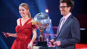 März 2016) zeigte die österreichische popsängerin victoria swarovski, 22, bei let's dance an der seite von tanzpartner erich klann, 28, dass sie auch auf der großen tanzbühne eine super figur macht. Backstage Geschichten Emotionen Vor Dem Let S Dance Finale