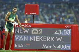 På en udendørs standardatletikbane er 400 meter en enkelt omgang i inderbanen. Brilliant Van Niekerk Smashes 400m World Record Reuters