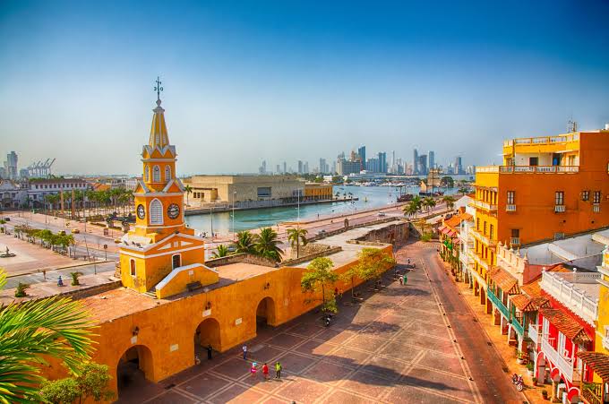   Bogotá - Medellín  - Cartagena - Santa Marta - 3