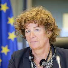 Ze is in europa de eerste openlijke trans vrouw die nu als minister is aangesteld. Petra De Sutter Kind Alter Vermogen