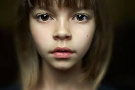 Apply a plum shade at the middle and inside of the eyelid. Face Auburn Hair Brown Eyes Closeup Blurred Bangs Children Hd Wallpaper Wallpaperbetter