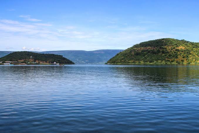 Expansive water and natural scenery illustrating Tanzania's lake and coastal landscapes