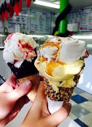 A Tiny Shop In Florida Love Boat Serves Scrumptious Homemade Ice Cream Florida Restaurants Ft Meyers Florida Homemade Ice