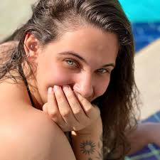 Amanda Ricci (@maanricci) • Instagram photos and videos