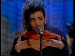 Je suis née ce matin, je m'appelle mercy, au milieu de la mer entre deux pays, mercy. / i was born this morning, my name is mercy, between two countries. My Top 5 Songs From France Eurovision Song Contest Matt Loves Eurovision
