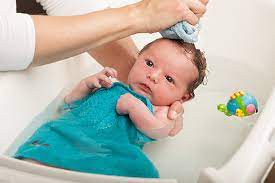 When And How Often Do You Start Giving Baby Bath At Night