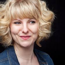 Anne Lienhart's Instagram, Twitter & Facebook