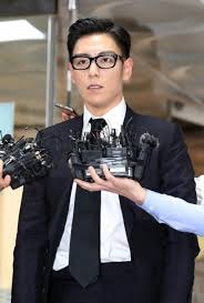 T.O.P@BIGBANG吸毒案】判刑10個月緩刑2年將繼續服兵役