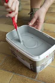 Repeindre Le Carrelage Au Sol D Une Cuisine Tuto En Images Repeindre Carrelage Peinture Carrelage Sol Carrelage Sol