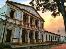 Teatro Cajigal De Barcelona Casco Historico Anzoategui Excelente Captura Del Gran Boris Vzla Barcelona Anzoategui Venez City View Mansions Teatro