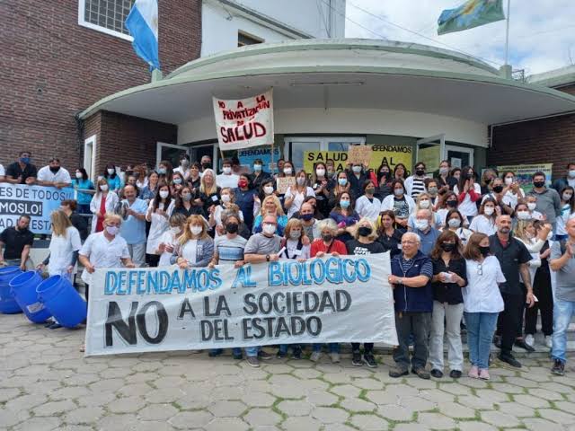 El Colegio de Veterinarios participó del abrazo simbólico al Instituto  Biológico “Dr. Tomás Perón” – CLIP URBANO