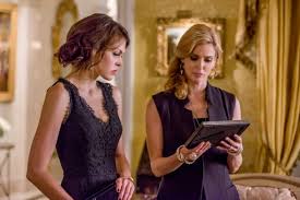 Deena dill is an american actress and executive producer best known for her recurring roles on nickelodeon's hit show icarly, abc's television series, suburgatory, and the cw's sci fi series. Exclusive Star Crossed Deena Dill Interview Lena Lamoray