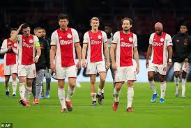 Morgen wordt er weer gevoetbald, dan speelt willem ii in de tweede voorronde van de europa league tegen. What A Difference A Year Makes Ajax Crash Out Of The Europa League At The Last 32 Stage To Getafe Daily Mail Online