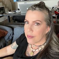 Ellen Guido's Instagram, Twitter & Facebook