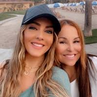 30+ "Mia She" profiles