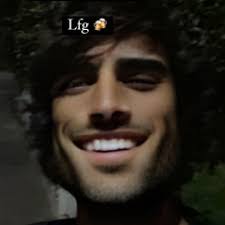 Travis Mader's Instagram, Twitter & Facebook