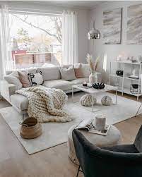 Na Dannom Izobrazhenii Mozhet Nahoditsya Lyudi Sidyat Gostinaya Stol I Small Apartment Decorating Living Room Small Living Room Decor Living Room Decor Apartment