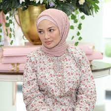 We did not find results for: Nampak Ayu Bila Pakai Macam Tu Tampil Berbaju Kurung Cotton Gaya Sopan Hajjah Neelofa Dipuji Peminat Berita Steady