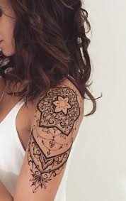 Tatuagem Feminina Inspiracao De Tatuagens Femininas Para 2019 Tatuagemfeminina Tatuagensfemininas Tatuagemin Tattoos Girl Shoulder Tattoos Shoulder Tattoo
