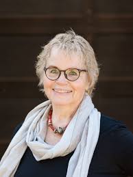 Cynthia Wall's Instagram, Twitter & Facebook