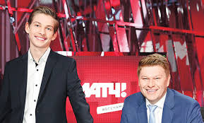 Дмитрий губерниев — популярный российский журналист, телеведущий, известный комментатор, который захватывающе рассказывает о различных спортивных новостях и. Tebe Ispolnilos 18 Let Dmitrij Guberniev Pozdravil Krasavca Syna S Dnem Rozhdeniya Moskovskie Novosti Moskovskij Biznes Portal